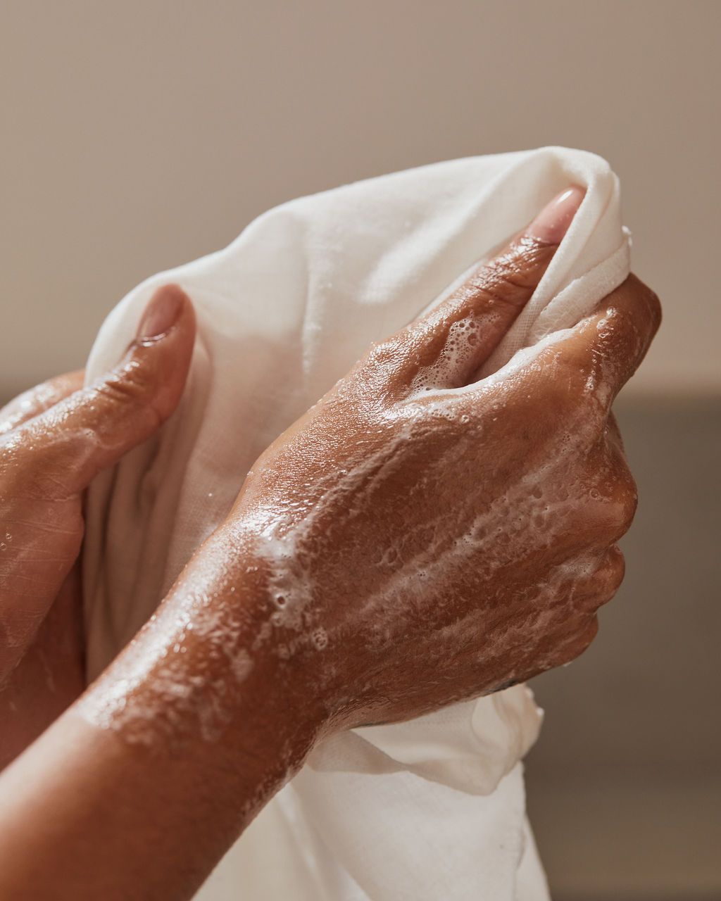 ATTĪRĪŠANA & TONIZĒŠANA