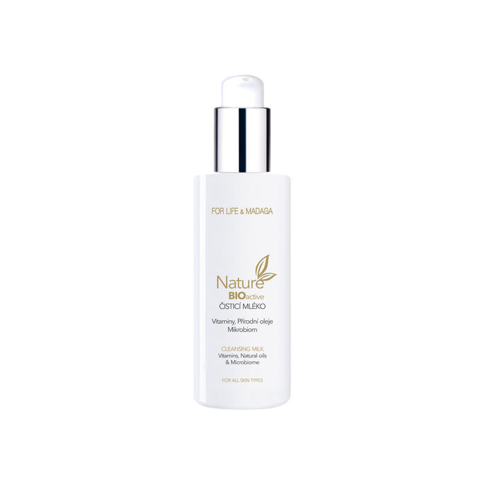 Cleansing facial milk with natural oils